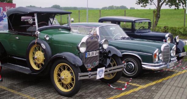 Ford A Roadster 1928, Mercedes 70er Jahre, Adler 1934 trefen sich in Wedel