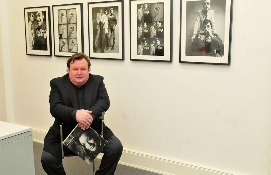 Siegfried Sander in seiner Galerie an der Admiralitätsstraße