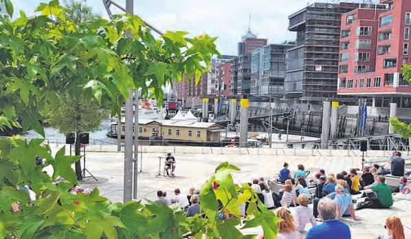 Auf den Magellan-Terrassen kann man diesen Sommer wieder Lesungen unter freiem Himmel lauschen. Foto: Literaturkontor Hamburg Auf den Magellan-Terrassen kann man diesen Sommer wieder Lesungen unter freiem Himmel lauschen. Foto: Literaturkontor Hamburg