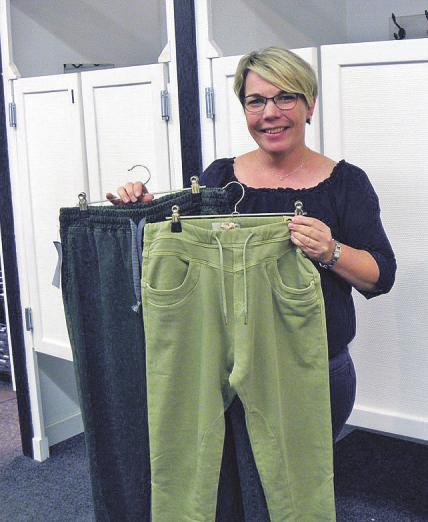 Nicola Paschelke mit Jogg-Jeans in neuen Farben Fotos: Sabine Bieber Nicola Paschelke mit Jogg-Jeans in neuen Farben Fotos: Sabine Bieber