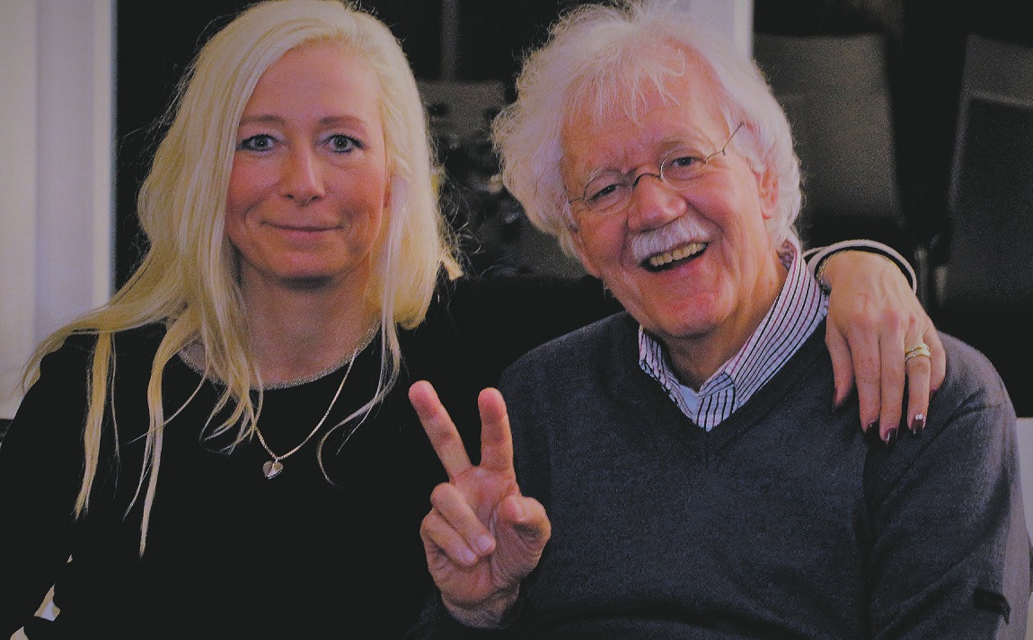 Auch Carlo von Tiedemann fühlt gut beraten von Modeexpertin Claudia Zierke bei „Fashion Team and friends“ in Tangstedt Foto: pr Auch Carlo von Tiedemann fühlt gut beraten von Modeexpertin Claudia Zierke bei „Fashion Team and friends“ in Tangstedt Foto: pr