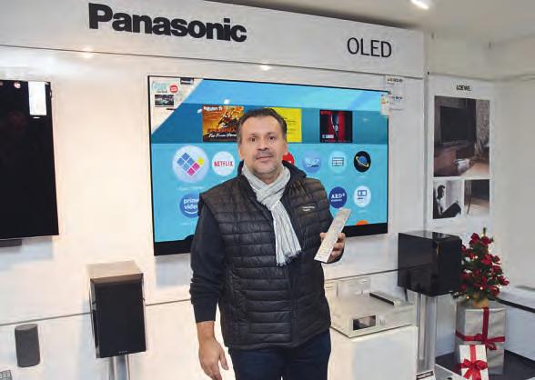 Senol Kiazim empfiehlt OLED-Fernseher von Panasonic oder Metz für ein perfektes Hollywood-Erlebnis beim Fernsehen Foto: Klein  Senol Kiazim empfiehlt OLED-Fernseher von Panasonic oder Metz für ein perfektes Hollywood-Erlebnis beim Fernsehen Foto: Klein