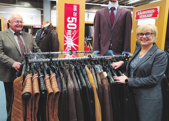 Die Auswahl an ermäßigten Kleidungsstücken von hoher Qualität bei Tatex ist groß Foto: Tina Jordan   Die Auswahl an ermäßigten Kleidungsstücken von hoher Qualität bei Tatex ist groß Foto: Tina Jordan