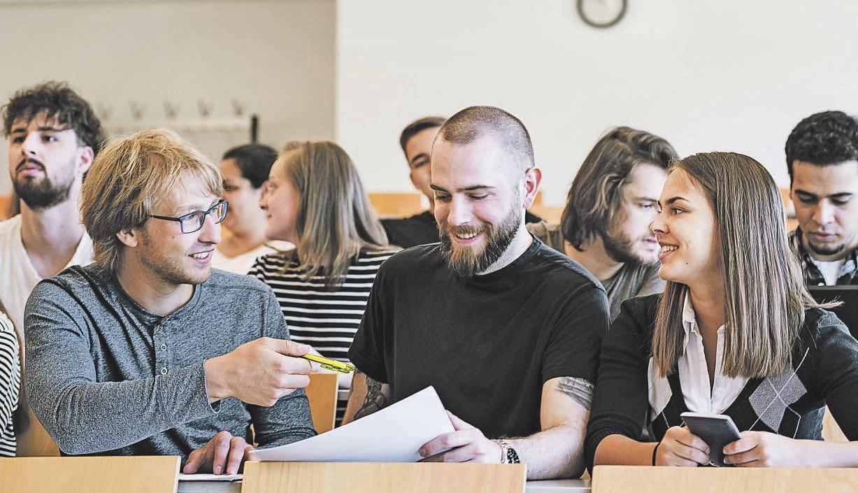 Für Weiterbildungswillige bieten Hochschulen zahlreiche Veranstaltungen – vom Einzelvortrag bis zum Studiengang mit Masterabschluss. Foto: FH Wedel Für Weiterbildungswillige bieten Hochschulen zahlreiche Veranstaltungen – vom Einzelvortrag bis zum Studiengang mit Masterabschluss. Foto: FH Wedel