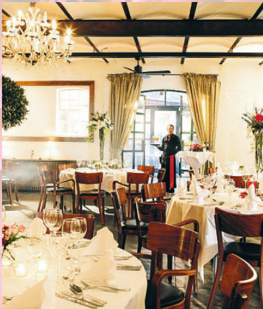 Der geschmückte Festsaal Der geschmückte Festsaal