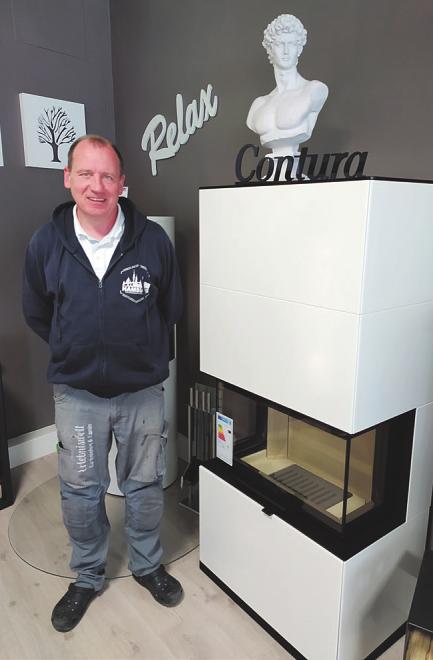 Dirk Brose führt in seiner Ausstellung das derzeit stark bei den Kunden beliebte Modell i51 der Marke Contura   Dirk Brose führt in seiner Ausstellung das derzeit stark bei den Kunden beliebte Modell i51 der Marke Contura