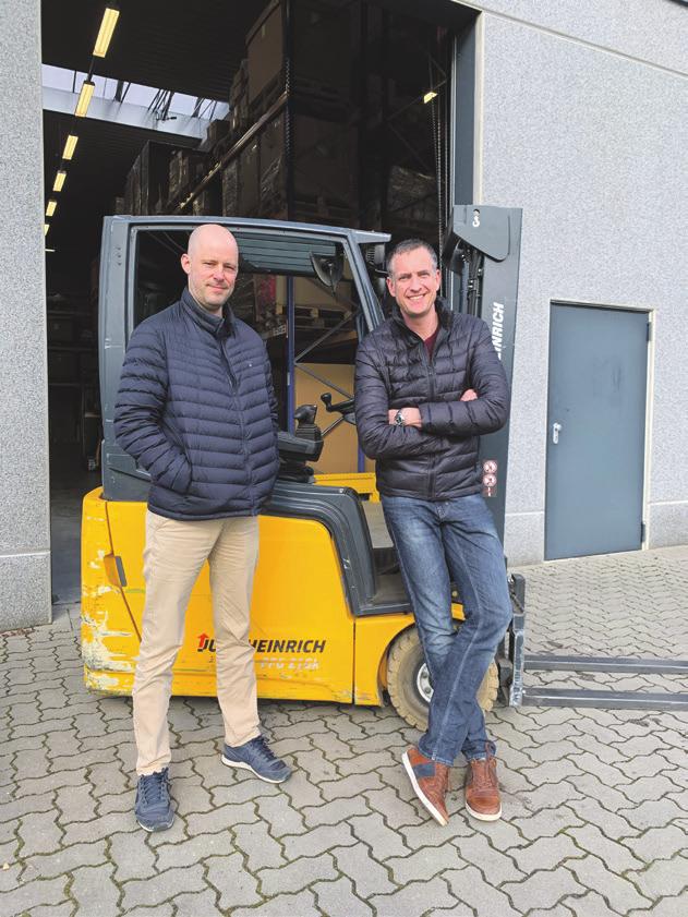 Nils Kröger (l.) und Stefan Patock entwickeln in ihrem Unternehmen Sandax verschiedene Ladungssicherungssysteme, um auch ungewöhnliche Lasten transportieren zu können. Fotos: Sandax Nils Kröger (l.) und Stefan Patock entwickeln in ihrem Unternehmen Sandax verschiedene Ladungssicherungssysteme, um auch ungewöhnliche Lasten transportieren zu können. Fotos: Sandax