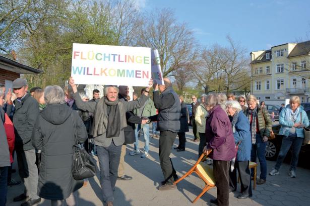 Demonstration in Blankenese pro Flüchtlinge
