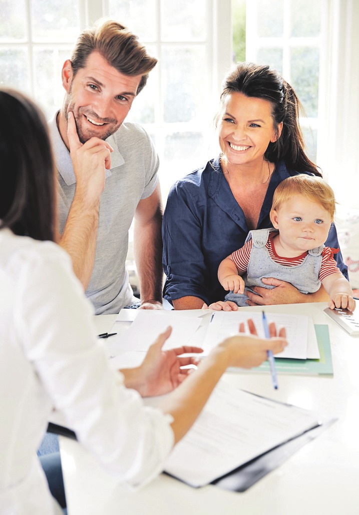 Familien, die eine steuerliche Beratung vom Profi in Anspruch nehmen, können viel Geld sparen. Foto: Monkey Business Images Familien, die eine steuerliche Beratung vom Profi in Anspruch nehmen, können viel Geld sparen. Foto: Monkey Business Images