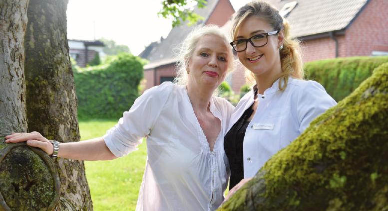 Hautspezialistin Angela Rethmeier und Chefkosmetikerin Lynn Wittkämper