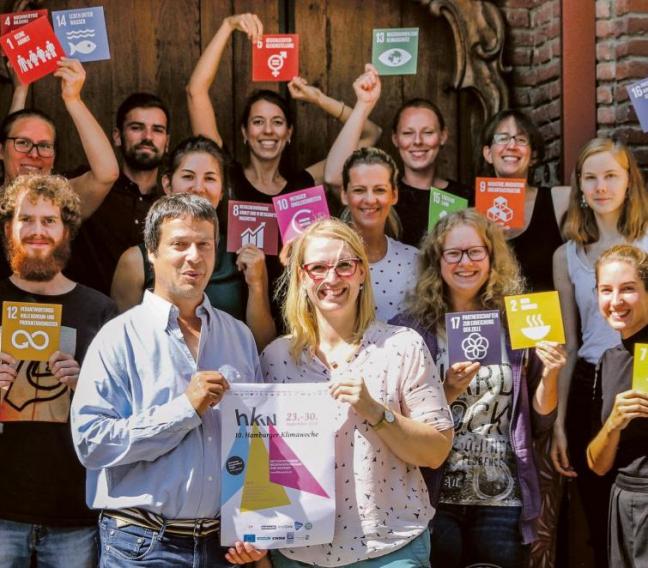 Ohne sie gäb’s keine Klimawoche: Die ehrenamtlich tätigen Mitarbeiterinnen und Mitarbeiter des Orga-Teams Foto: Klimawoche e.V.i.G. Ohne sie gäb’s keine Klimawoche: Die ehrenamtlich tätigen Mitarbeiterinnen und Mitarbeiter des Orga-Teams Foto: Klimawoche e.V.i.G.