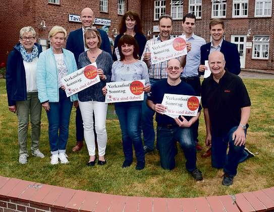 Mitglieder des Handels- und Gewerbevereins Barmstedt freuen sich auf den verkaufsoffenen Sonntag, am 24. Juni, von 12 bis 17 Uhr in der Schusterstadt Foto: Kuno Klein Mitglieder des Handels- und Gewerbevereins Barmstedt freuen sich auf den verkaufsoffenen Sonntag, am 24. Juni, von 12 bis 17 Uhr in der Schusterstadt Foto: Kuno Klein