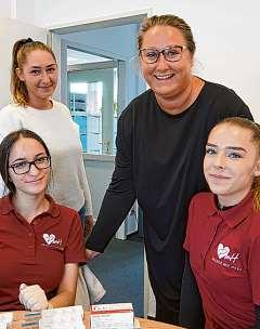 Das Team beim Pflegedienst „Pflege mit Herz“ ist 24 Stunden für die Patienten erreichbar Foto: Pflege mit Herz Das Team beim Pflegedienst „Pflege mit Herz“ ist 24 Stunden für die Patienten erreichbar Foto: Pflege mit Herz