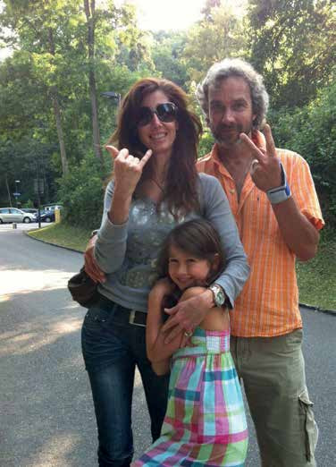 Tore mit Ehefrau Celine und Tochter Shana. Tore mit Ehefrau Celine und Tochter Shana.