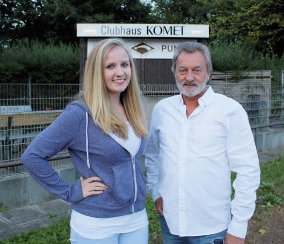 Trainerin Saskia Behn und Fußball-Abteilungsleiter Volker Tausend