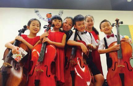 Junge Musiker aus Peking besuchen die Musikschule Karin Klose