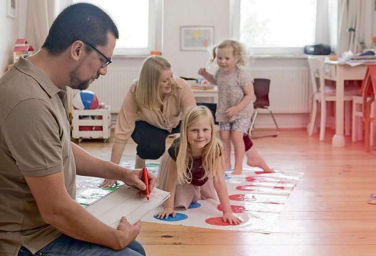 Wer neu bauen will oder einen Immobilienkauf plant, geht mit einer vorherigen individuellen Budgetanalyse finanziell auf Nummer sicher Foto: djd/Geld und Haushalt Wer neu bauen will oder einen Immobilienkauf plant, geht mit einer vorherigen individuellen Budgetanalyse finanziell auf Nummer sicher Foto: djd/Geld und Haushalt