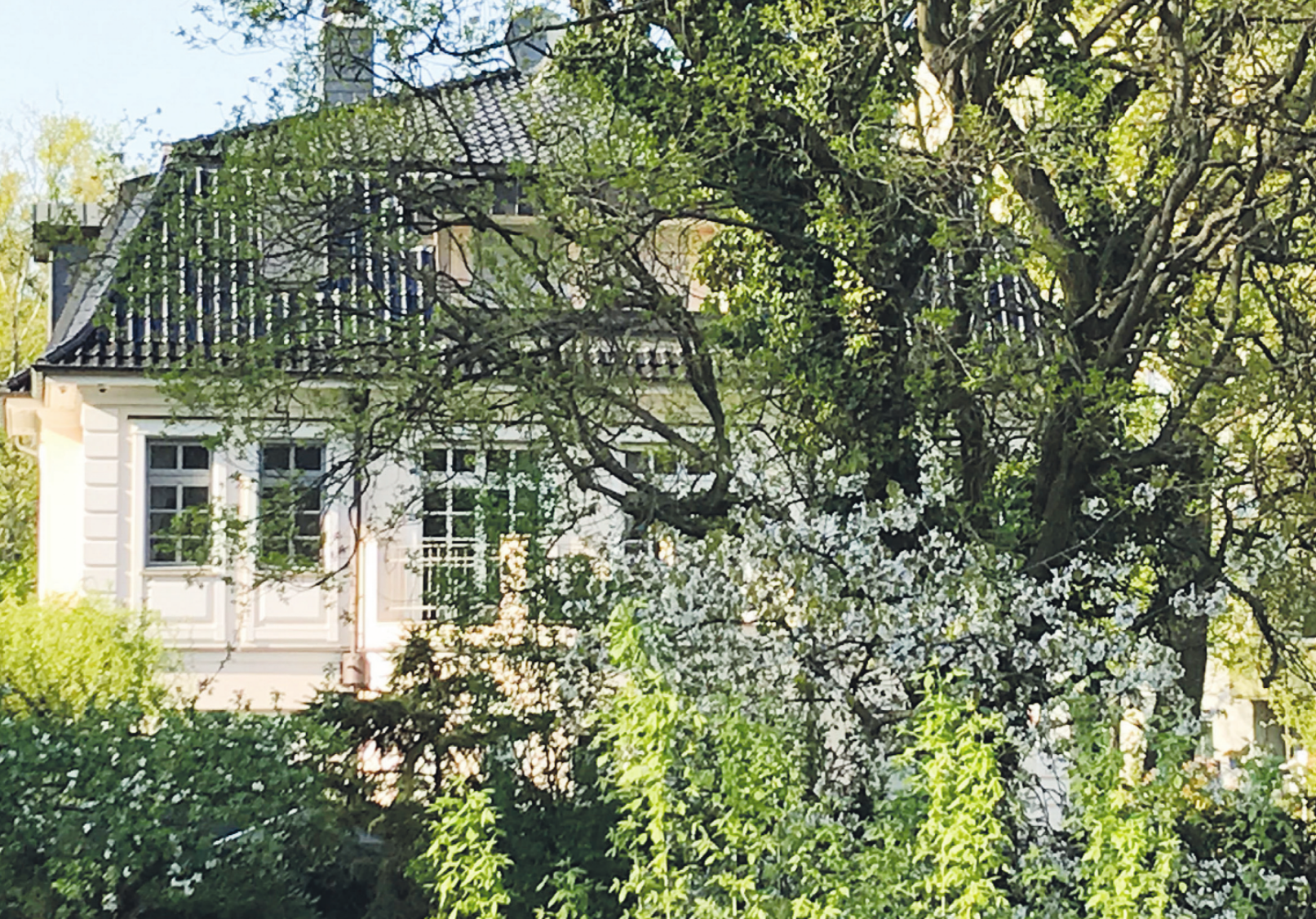 Damit der Traum von der Villa im Grünen Wirklichkeit wird, ist eine solide Finanzierung nötig Fotos: Skibbe Damit der Traum von der Villa im Grünen Wirklichkeit wird, ist eine solide Finanzierung nötig Fotos: Skibbe