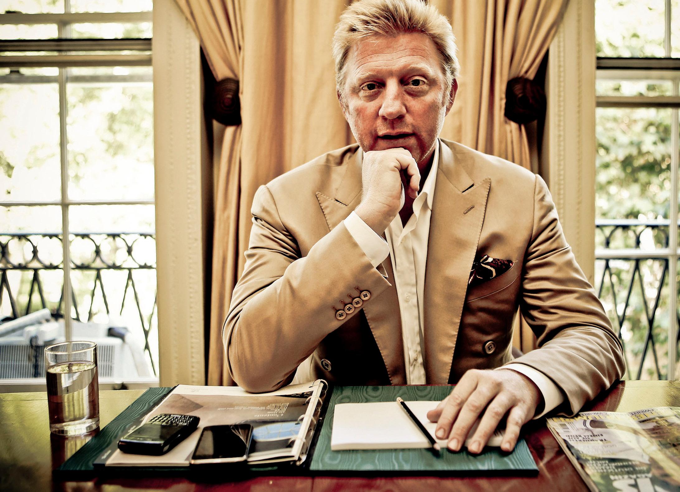 Boris Becker, so wie er sich gerne sieht, als Geschäftsmann am Schreibtisch. Foto: Jürgen Hasenkopf Boris Becker, so wie er sich gerne sieht, als Geschäftsmann am Schreibtisch. Foto: Jürgen Hasenkopf