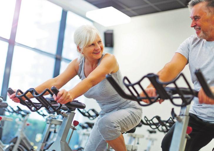 Der Ruhepuls von Sportlern liegt in der Regel niedriger als der von Untrainierten, was wesentlich gesünder ist. Regelmäßiges Ausdauertraining senkt den Ruhepuls djd/pilzshop.de/thx Der Ruhepuls von Sportlern liegt in der Regel niedriger als der von Untrainierten, was wesentlich gesünder ist. Regelmäßiges Ausdauertraining senkt den Ruhepuls djd/pilzshop.de/thx