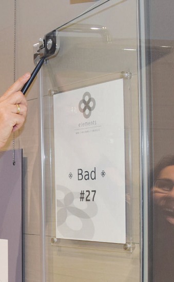 Bündige Scharniere an Duschtüren vereinfachen das Reinigen nach dem Bad Bündige Scharniere an Duschtüren vereinfachen das Reinigen nach dem Bad