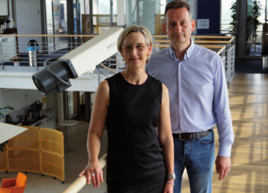 Personalleiterin Anja Sievers-Sack und Marketingvorstand Arndt Bake. Fotos (2): Petra Sonntag Personalleiterin Anja Sievers-Sack und Marketingvorstand Arndt Bake. Fotos (2): Petra Sonntag