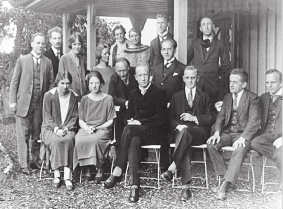 Kollegium der ersten, 1919 in Stuttgart gegründeten Waldorfschule Kollegium der ersten, 1919 in Stuttgart gegründeten Waldorfschule