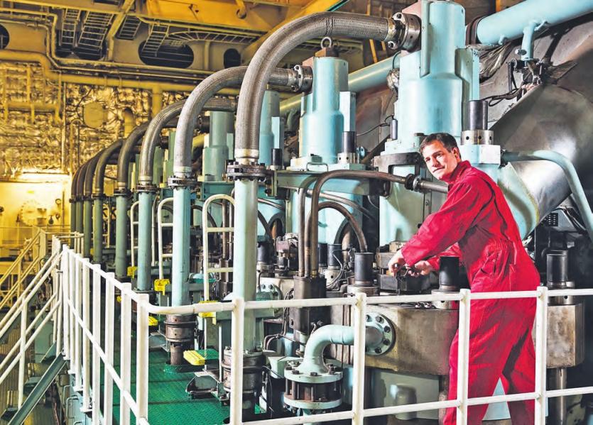 Chief Engineer Gregor Klöttschen ist auf der „Cap San Nicolas“ regelmäßig zwischen Europa und der südamerikanischen Ostküste unterwegs. Foto: Christoph Börries Chief Engineer Gregor Klöttschen ist auf der „Cap San Nicolas“ regelmäßig zwischen Europa und der südamerikanischen Ostküste unterwegs. Foto: Christoph Börries