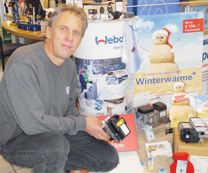 Jörn Hellfritsch vom Bosch-Service in Pinneberg präsentiert eine Standheizung für Kurzstreckenfahrer Foto: Skibbe Jörn Hellfritsch vom Bosch-Service in Pinneberg präsentiert eine Standheizung für Kurzstreckenfahrer Foto: Skibbe