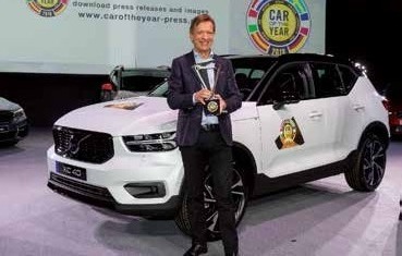Die entscheidenden Stimmen für den „Car of the Year“-Award wurden live auf dem Auto-Salon ausgezählt. Volvo-CIO Hakan Samuelsson präsentiert stolz den Sieger, Fotos: gims.swiss Die entscheidenden Stimmen für den „Car of the Year“-Award wurden live auf dem Auto-Salon ausgezählt. Volvo-CIO Hakan Samuelsson präsentiert stolz den Sieger, Fotos: gims.swiss