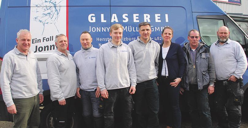 Das Team der Glaserei Jonny W. Müller (v. l.): Holger Jacobsen, Michael Schneemann, Detlev Gehn, Felix Neumann (Azubi), Sven und Bettina Zarpe, Frank Hamer und Axel Heydorn Foto: Tina Jordan Das Team der Glaserei Jonny W. Müller (v. l.): Holger Jacobsen, Michael Schneemann, Detlev Gehn, Felix Neumann (Azubi), Sven und Bettina Zarpe, Frank Hamer und Axel Heydorn Foto: Tina Jordan