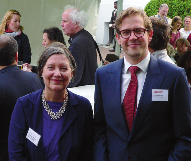 Bezirkschefin Liane Melzer mit Paul de Rock (Kulturdezernent der Partnerstadt Groningen)