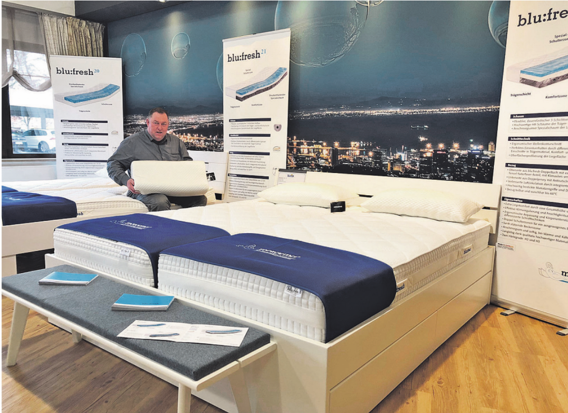 Abteilungsleiter Cristian Kneese und sein Team beraten zu den neuenGelschaummatratzen der Marke Morgana Abteilungsleiter Cristian Kneese und sein Team beraten zu den neuenGelschaummatratzen der Marke Morgana