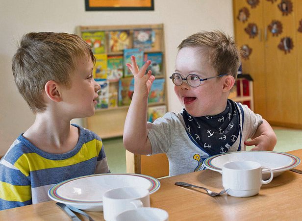 Der dreijährige Moritz kommt jeden Tag gern in die DRK-Kita Bluma Mekler Der dreijährige Moritz kommt jeden Tag gern in die DRK-Kita Bluma Mekler