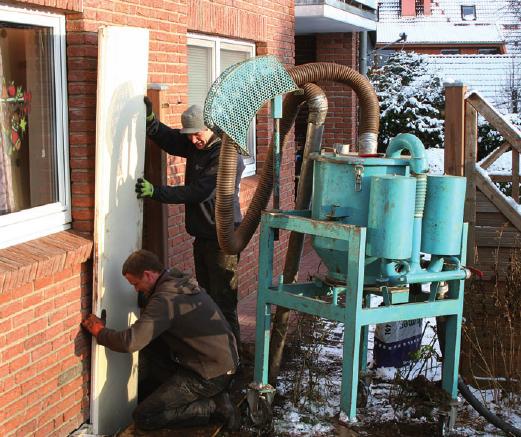 Selbst im Winter dichtet ELMCO mittels Saugbagger unkompliziert feuchte Keller ab