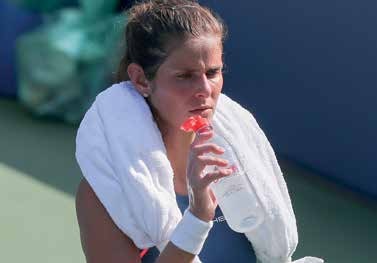 Frust bei Julia Görges, die Streuung war an dem Tag wieder mal zu groß. Foto: Jürgen Hasenkopf Frust bei Julia Görges, die Streuung war an dem Tag wieder mal zu groß. Foto: Jürgen Hasenkopf