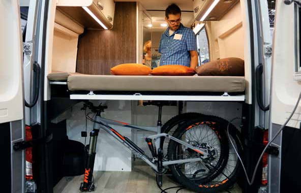 Gut genutzter Platz im umgebauten Kastenwagen Foto: Messe Düsseldorf/ctillmann Gut genutzter Platz im umgebauten Kastenwagen Foto: Messe Düsseldorf/ctillmann