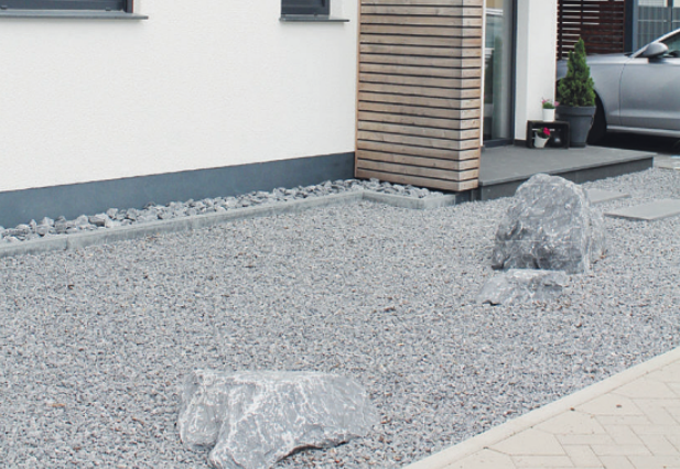 Versiegelte und verschotterte Vorgärten haben spürbar negative Auswirkungen auf ihre Umgebung Versiegelte und verschotterte Vorgärten haben spürbar negative Auswirkungen auf ihre Umgebung