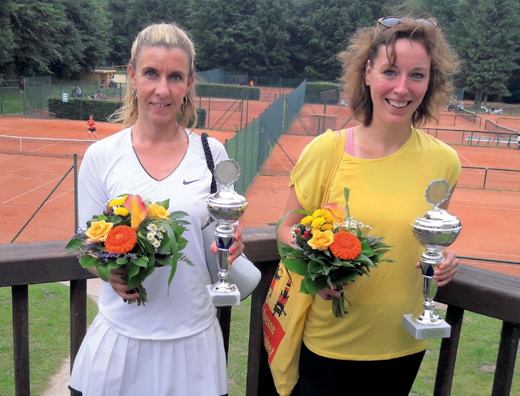 Damen 30: 1. Ina Lippert (ETV) vor Vanessa Wolski (HSV) in Gruppenspielen Damen 30: 1. Ina Lippert (ETV) vor Vanessa Wolski (HSV) in Gruppenspielen