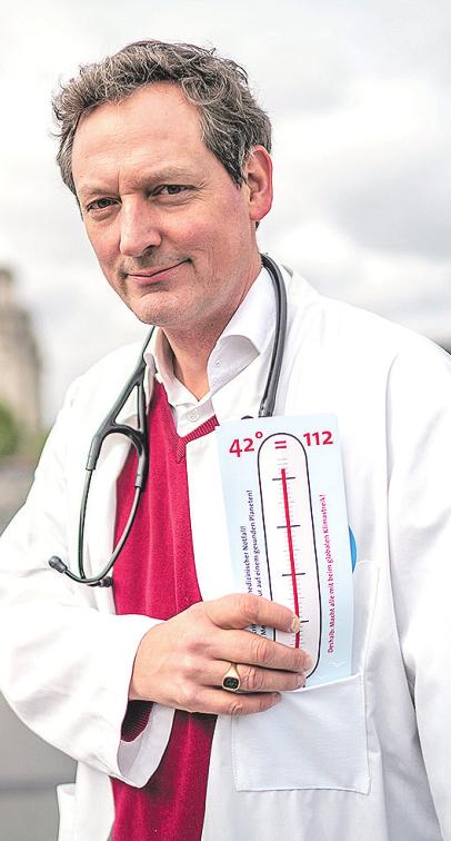 „Unsere Mutter Erde ist krank, sie hat hohes Fieber und das steigt weiter. Sie gehört auf die Intensivstation mit ‚Multiorganversagen‘, wenn man die Symptome zusammenzählt, ein echter Notfall“, sagt Dr. Eckart von Hirschhausen, Schirmherr der diesjährigen Hamburger Klimawoche Foto: Dominik Butzmann „Unsere Mutter Erde ist krank, sie hat hohes Fieber und das steigt weiter. Sie gehört auf die Intensivstation mit ‚Multiorganversagen‘, wenn man die Symptome zusammenzählt, ein echter Notfall“, sagt Dr. Eckart von Hirschhausen, Schirmherr der diesjährigen Hamburger Klimawoche Foto: Dominik Butzmann