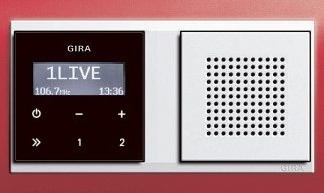 Dieses sogenannte Unterputz- Radio sitzt einfach in der Wand – so wie Lichtschalter und Steckdosen. Das vermeidet lästige Kabel und hält Arbeits- und Ablageflächen frei, Foto: djd/ZVSHK/Gira Dieses sogenannte Unterputz- Radio sitzt einfach in der Wand – so wie Lichtschalter und Steckdosen. Das vermeidet lästige Kabel und hält Arbeits- und Ablageflächen frei, Foto: djd/ZVSHK/Gira