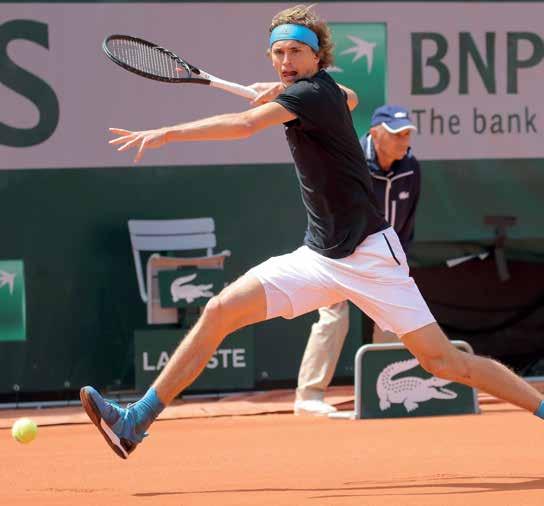 Alexander Zverev, der große Watvogel (lt. dem Daily Mirror), konnte seine Talfahrt stoppen. Erst im Viertelfinale kam das Aus gegen Novak Djokovic. Foto: Jürgen Hasenkopf Alexander Zverev, der große Watvogel (lt. dem Daily Mirror), konnte seine Talfahrt stoppen. Erst im Viertelfinale kam das Aus gegen Novak Djokovic. Foto: Jürgen Hasenkopf