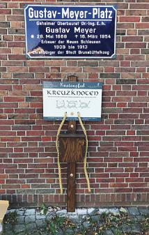 Touristen können sich in Brunsbüttel an Seemannsknoten versuchen und dabei gleichzeitig die Stadt erkunden Touristen können sich in Brunsbüttel an Seemannsknoten versuchen und dabei gleichzeitig die Stadt erkunden