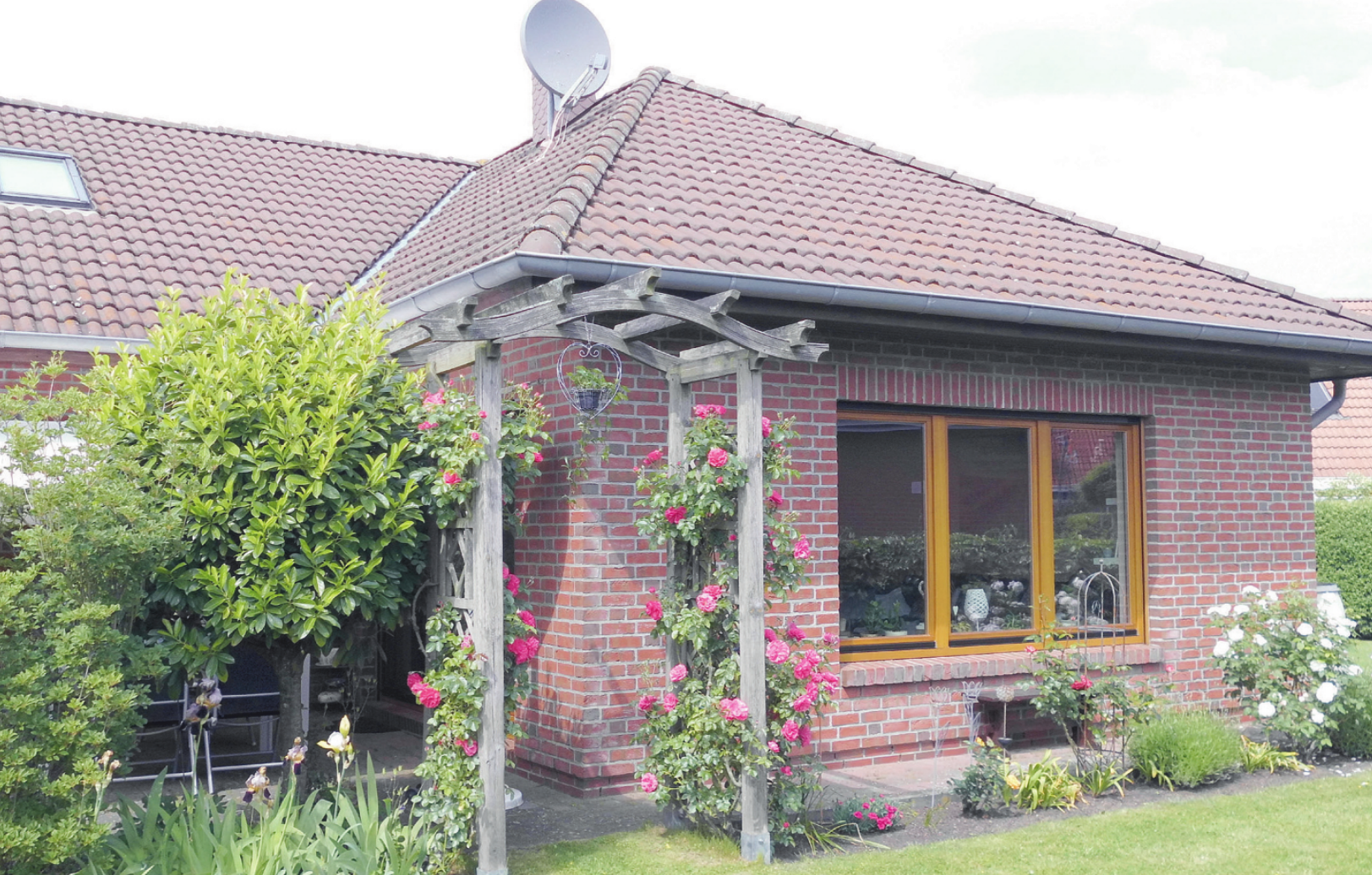 Ein Winkelbungalow ermöglicht großzügiges Wohnen auf einer Ebene und bietet für ältere Menschen Barrierefreiheit Fotos: Skibbe Ein Winkelbungalow ermöglicht großzügiges Wohnen auf einer Ebene und bietet für ältere Menschen Barrierefreiheit Fotos: Skibbe