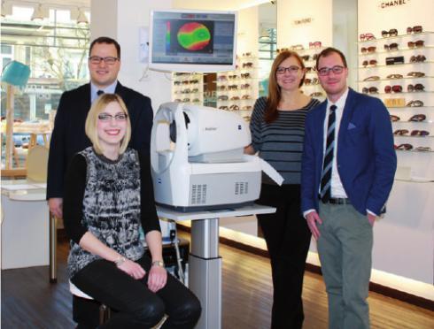Das Team von Lühr Optik in der Waitzstraße