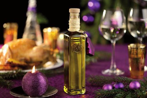 Köstliche Geschenkideen von VOM FASS machen sich gut auf der festlichen Tafel