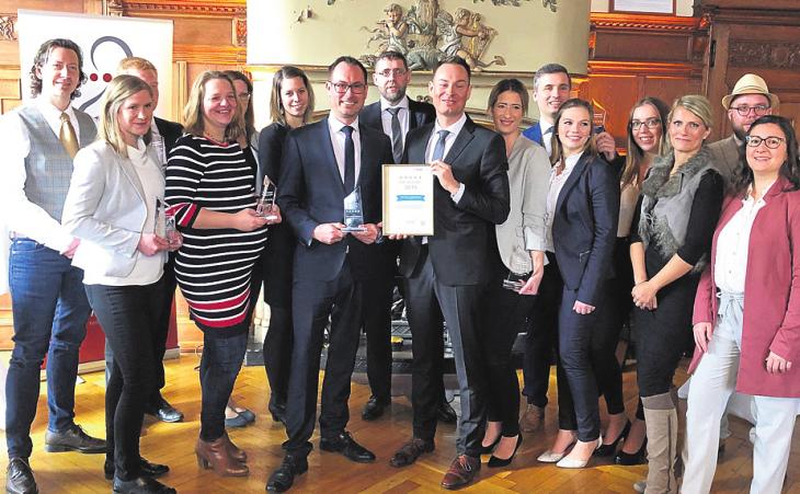 Weiterhin im Einsatz, um die Versorgung der Menschen zu sichern: Das Team von Schmelzer Hörsysteme. Weiterhin im Einsatz, um die Versorgung der Menschen zu sichern: Das Team von Schmelzer Hörsysteme.