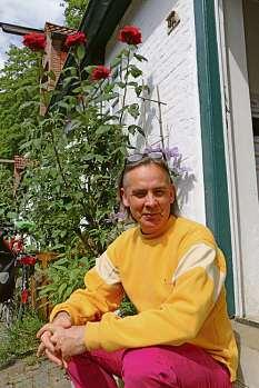 Der Kunsttherapeut und Künstler Hans-Joachim Kerres arbeitet seit 16 Jahren am Elbhang in Blankenese Der Kunsttherapeut und Künstler Hans-Joachim Kerres arbeitet seit 16 Jahren am Elbhang in Blankenese