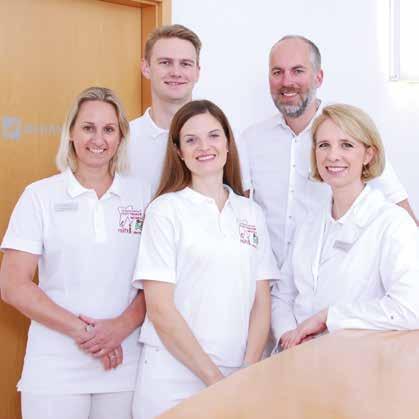 Das Behandlerteam ist spezialisiert auf kleine und große Angstpatienten: Dr. Nicole Oetzel (ang. ZA), Jan Nixdorf (ang.ZA), Abby Saur (ang. Kinder ZA), Dr. Dr. Jan Erik Schulz-Walz und Dr. Claudia Kanitz (v. li. n. re.) Das Behandlerteam ist spezialisiert auf kleine und große Angstpatienten: Dr. Nicole Oetzel (ang. ZA), Jan Nixdorf (ang.ZA), Abby Saur (ang. Kinder ZA), Dr. Dr. Jan Erik Schulz-Walz und Dr. Claudia Kanitz (v. li. n. re.)