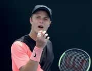 Rudolf Molleker (LTTC Berlin) schlug in Runde 1 David Ferrer, um dann gegen den Qualifikanten Josef Kovalik einzugehen. Sein Allüren auf dem Platz erinnern schwer an Alexander Zverev. Foto: Jürgen Hasenkopf Rudolf Molleker (LTTC Berlin) schlug in Runde 1 David Ferrer, um dann gegen den Qualifikanten Josef Kovalik einzugehen. Sein Allüren auf dem Platz erinnern schwer an Alexander Zverev. Foto: Jürgen Hasenkopf
